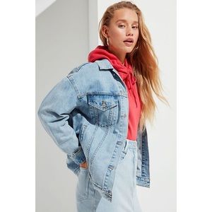 LEVI’S💙OVERSIZED DENIM JACKET